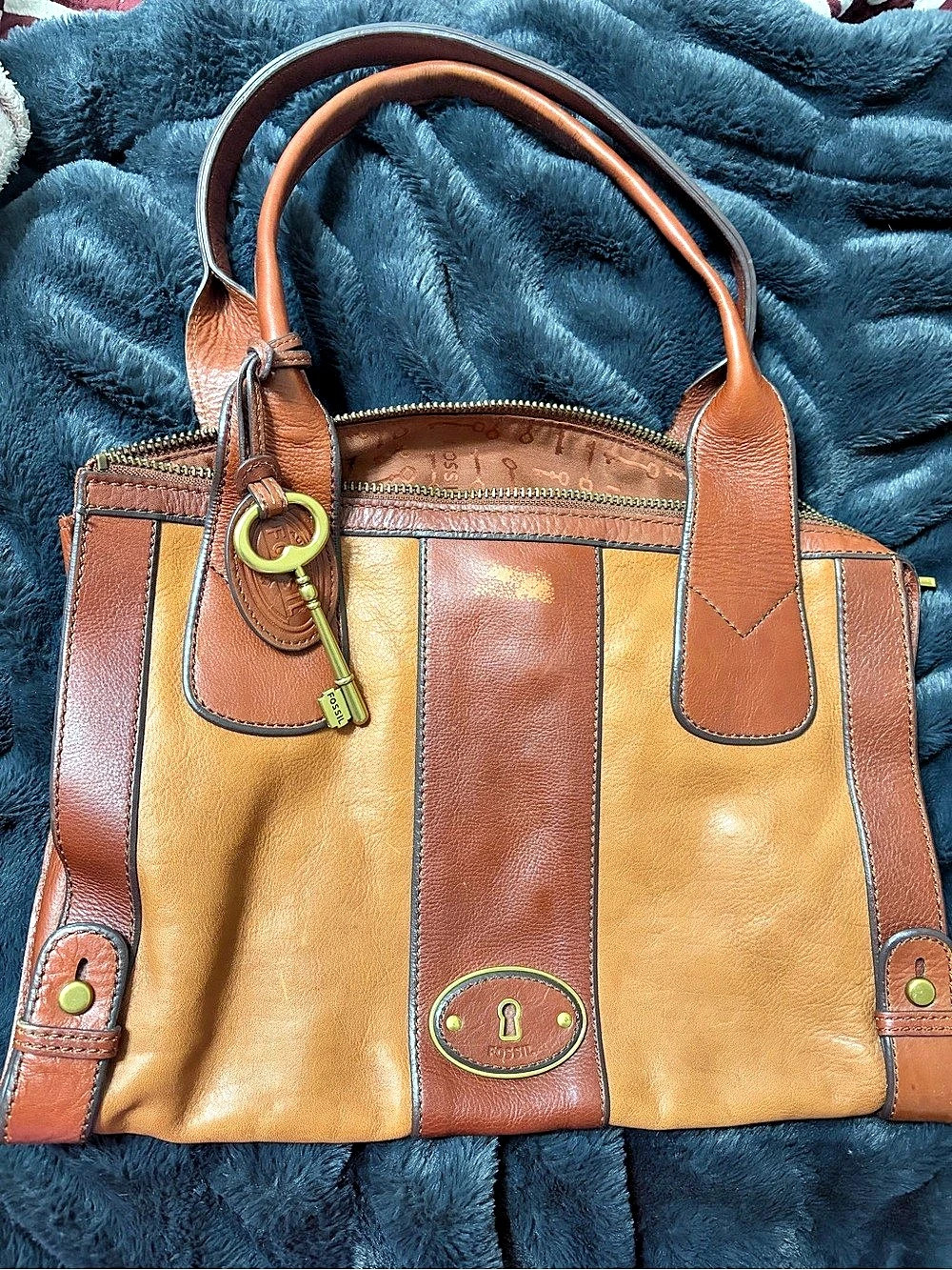 Fossil Vintage Leather Shoulder Bag Brown Key Charm Gold hardware